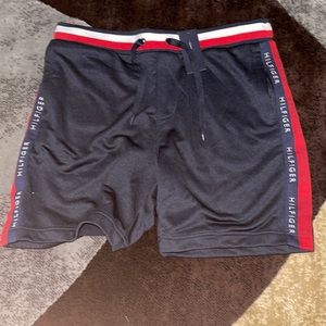 Tommy Hilfiger Navy/Red/White shorts Size Large